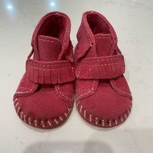 Minnetonka Baby Pink Suede Fringe Moccasins  Sz 2